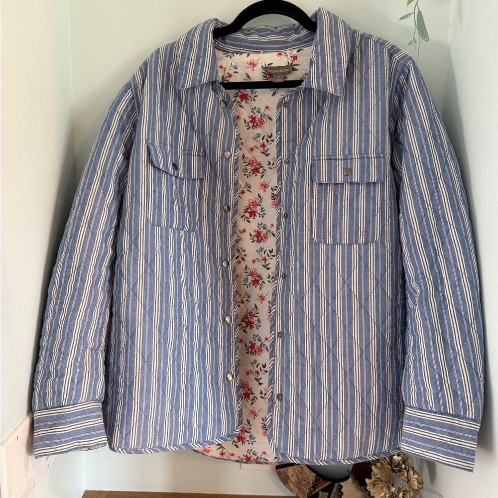 Nostalgia Floral Puffer Jacket - White and Pink - Picture 3 of 5